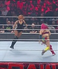 WWE_Monday_Night_Raw_2022_05_16_720p_HDTV_x264-NWCHD_mp4_007176811.jpg