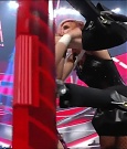 WWE_Monday_Night_Raw_2022_05_16_720p_HDTV_x264-NWCHD_mp4_007191225.jpg