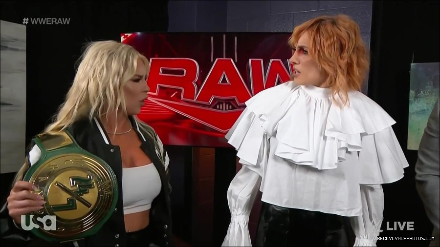 WWE_Monday_Night_Raw_2022_05_23_720p_HDTV_x264-NWCHD_mp4_002539273.jpg