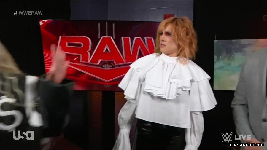 WWE_Monday_Night_Raw_2022_05_23_720p_HDTV_x264-NWCHD_mp4_002541675.jpg