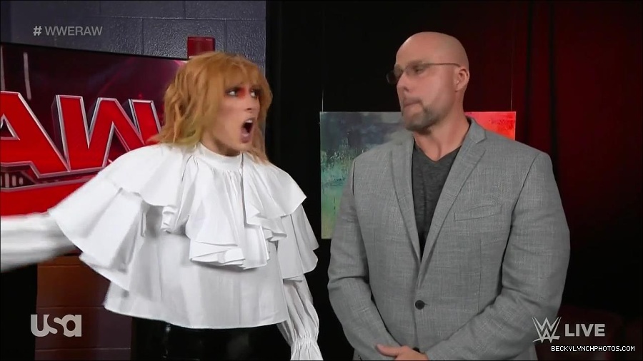 WWE_Monday_Night_Raw_2022_05_23_720p_HDTV_x264-NWCHD_mp4_002546880.jpg