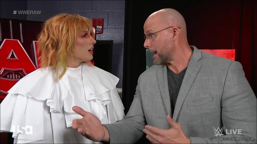 WWE_Monday_Night_Raw_2022_05_23_720p_HDTV_x264-NWCHD_mp4_002586520.jpg
