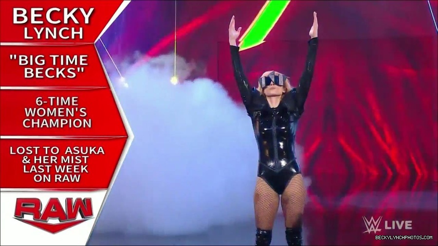 WWE_Monday_Night_Raw_2022_05_23_720p_HDTV_x264-NWCHD_mp4_007017718.jpg