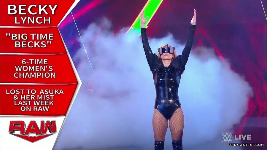 WWE_Monday_Night_Raw_2022_05_23_720p_HDTV_x264-NWCHD_mp4_007018118.jpg