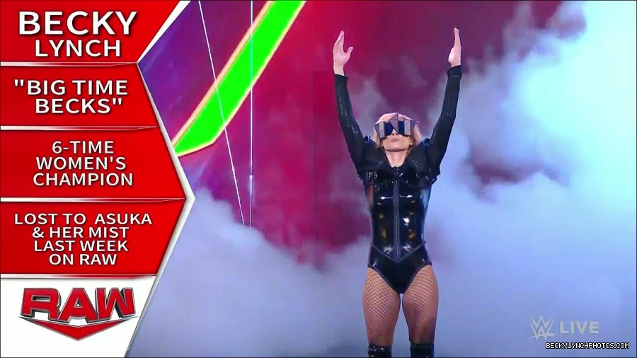WWE_Monday_Night_Raw_2022_05_23_720p_HDTV_x264-NWCHD_mp4_007018919.jpg