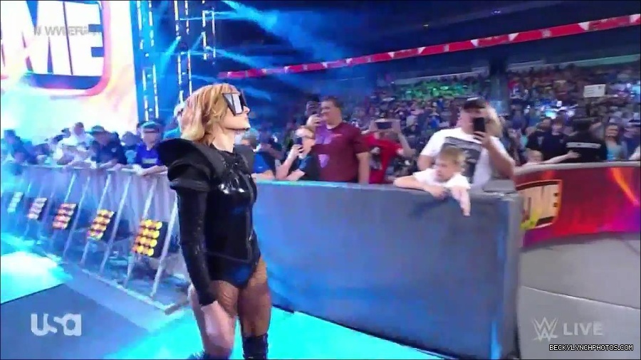 WWE_Monday_Night_Raw_2022_05_23_720p_HDTV_x264-NWCHD_mp4_007031331.jpg