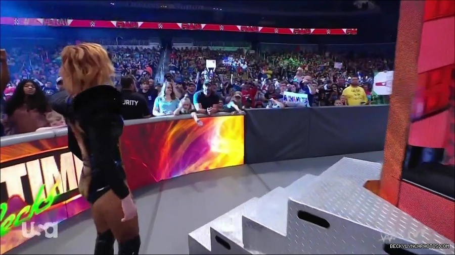 WWE_Monday_Night_Raw_2022_05_23_720p_HDTV_x264-NWCHD_mp4_007035335.jpg