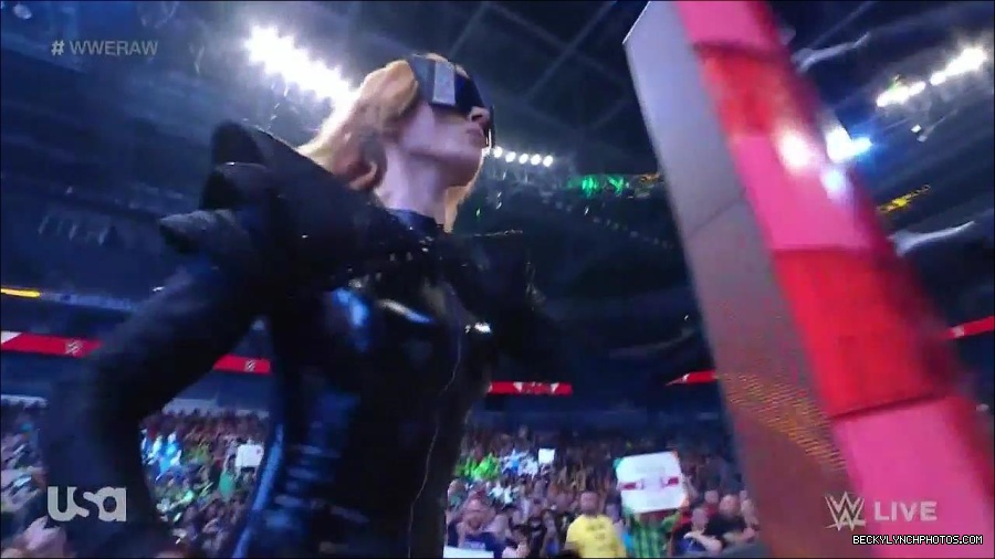 WWE_Monday_Night_Raw_2022_05_23_720p_HDTV_x264-NWCHD_mp4_007037738.jpg