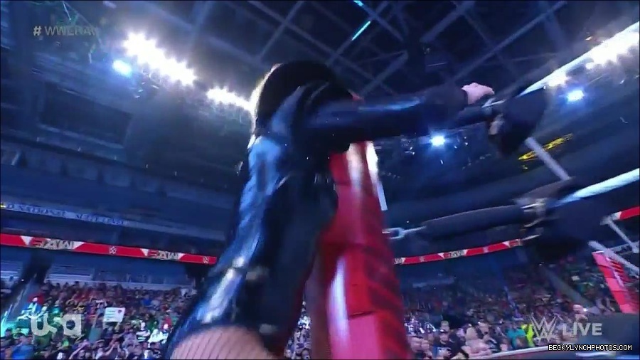 WWE_Monday_Night_Raw_2022_05_23_720p_HDTV_x264-NWCHD_mp4_007038138.jpg