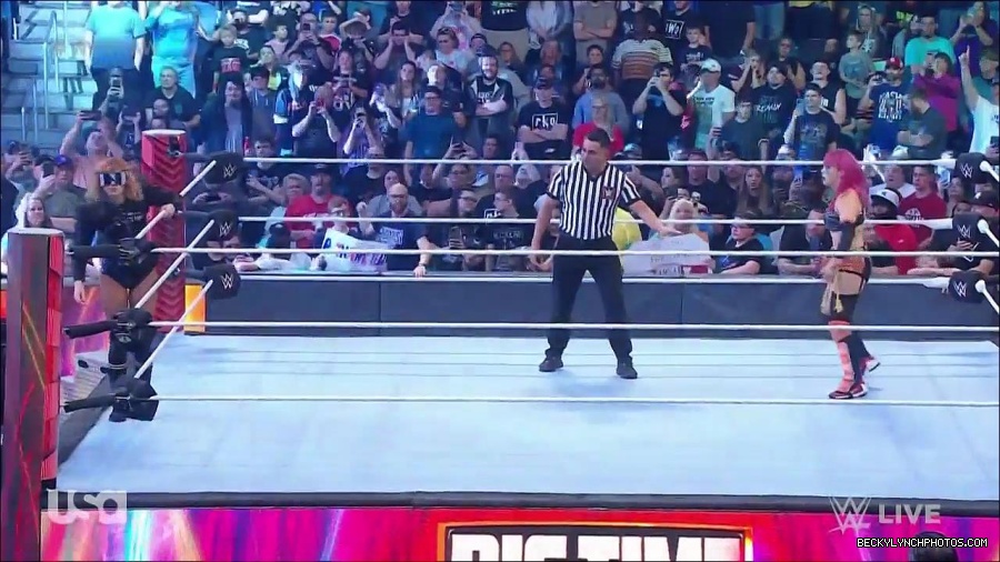 WWE_Monday_Night_Raw_2022_05_23_720p_HDTV_x264-NWCHD_mp4_007041341.jpg