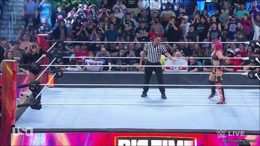WWE_Monday_Night_Raw_2022_05_23_720p_HDTV_x264-NWCHD_mp4_007041742.jpg