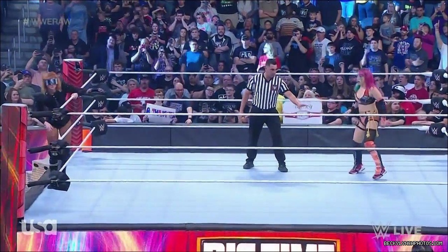 WWE_Monday_Night_Raw_2022_05_23_720p_HDTV_x264-NWCHD_mp4_007042142.jpg