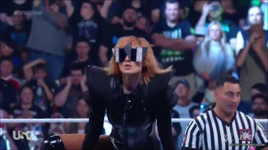 WWE_Monday_Night_Raw_2022_05_23_720p_HDTV_x264-NWCHD_mp4_007046146.jpg