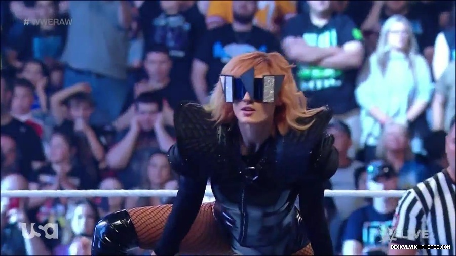 WWE_Monday_Night_Raw_2022_05_23_720p_HDTV_x264-NWCHD_mp4_007048148.jpg