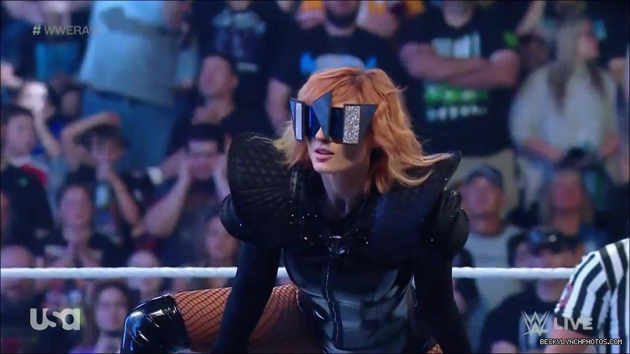 WWE_Monday_Night_Raw_2022_05_23_720p_HDTV_x264-NWCHD_mp4_007048949.jpg