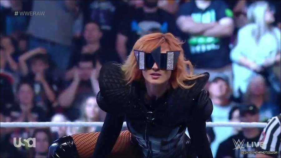 WWE_Monday_Night_Raw_2022_05_23_720p_HDTV_x264-NWCHD_mp4_007049750.jpg