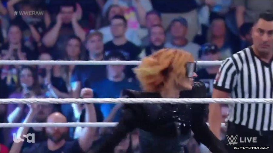 WWE_Monday_Night_Raw_2022_05_23_720p_HDTV_x264-NWCHD_mp4_007051351.jpg