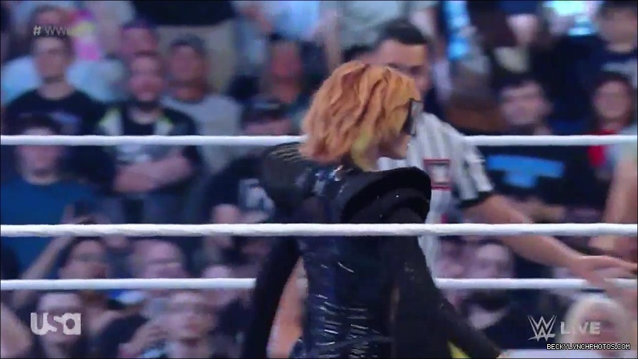WWE_Monday_Night_Raw_2022_05_23_720p_HDTV_x264-NWCHD_mp4_007051752.jpg