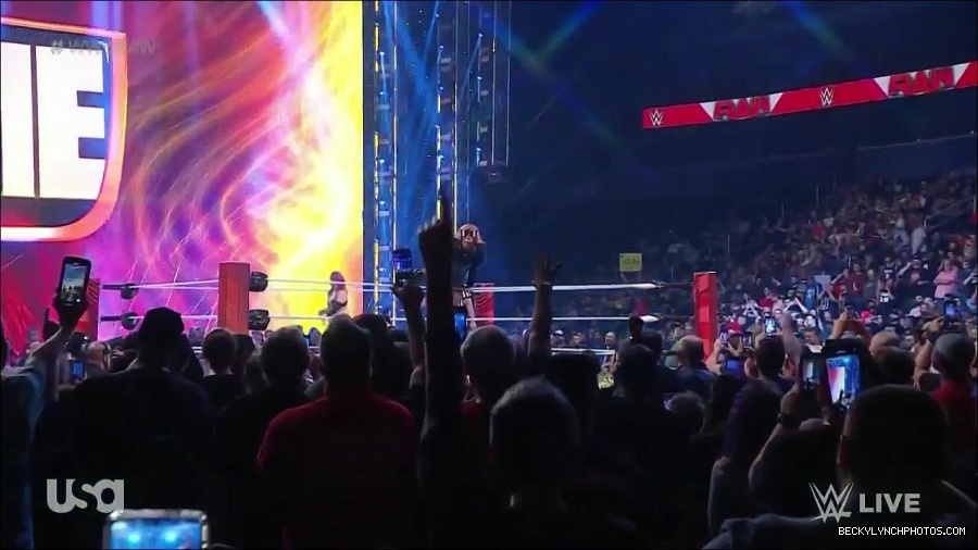 WWE_Monday_Night_Raw_2022_05_23_720p_HDTV_x264-NWCHD_mp4_007056957.jpg