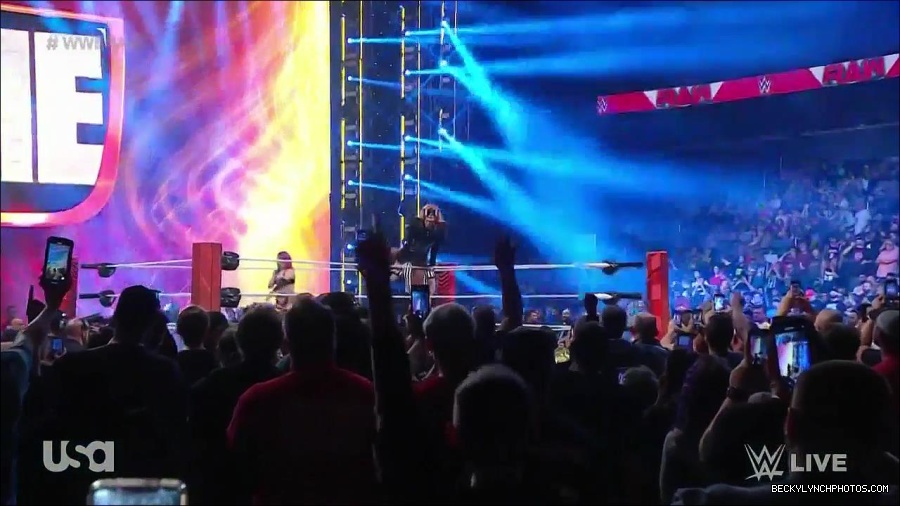 WWE_Monday_Night_Raw_2022_05_23_720p_HDTV_x264-NWCHD_mp4_007057357.jpg