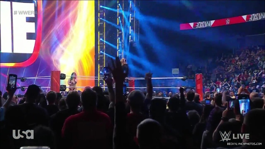 WWE_Monday_Night_Raw_2022_05_23_720p_HDTV_x264-NWCHD_mp4_007058158.jpg