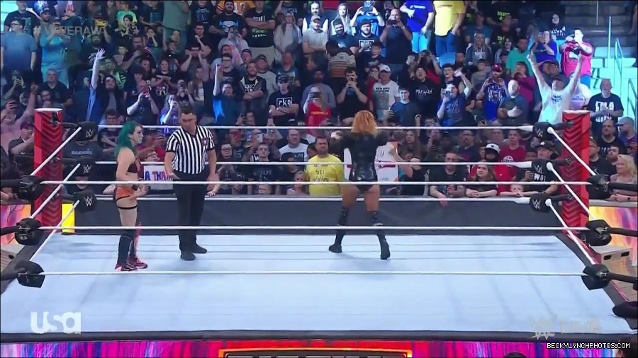 WWE_Monday_Night_Raw_2022_05_23_720p_HDTV_x264-NWCHD_mp4_007060160.jpg
