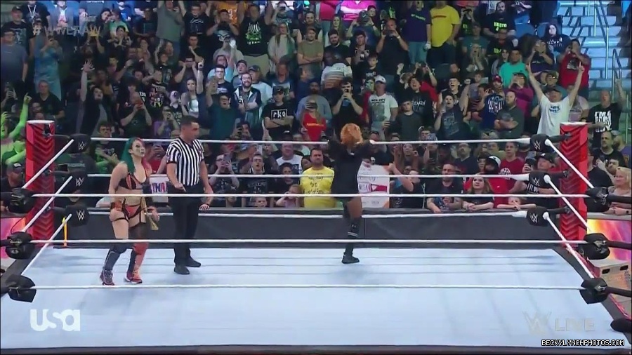 WWE_Monday_Night_Raw_2022_05_23_720p_HDTV_x264-NWCHD_mp4_007060961.jpg