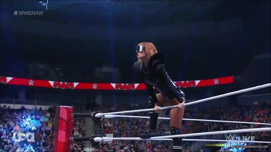 WWE_Monday_Night_Raw_2022_05_23_720p_HDTV_x264-NWCHD_mp4_007062562.jpg