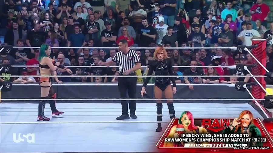 WWE_Monday_Night_Raw_2022_05_23_720p_HDTV_x264-NWCHD_mp4_007068969.jpg