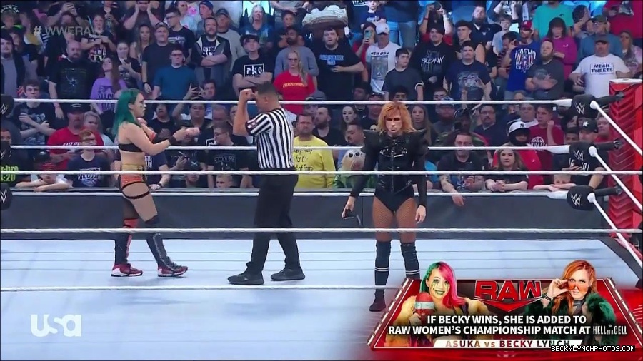 WWE_Monday_Night_Raw_2022_05_23_720p_HDTV_x264-NWCHD_mp4_007069770.jpg