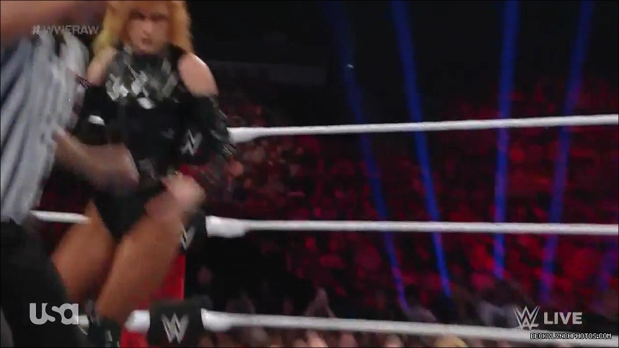 WWE_Monday_Night_Raw_2022_05_23_720p_HDTV_x264-NWCHD_mp4_007084985.jpg