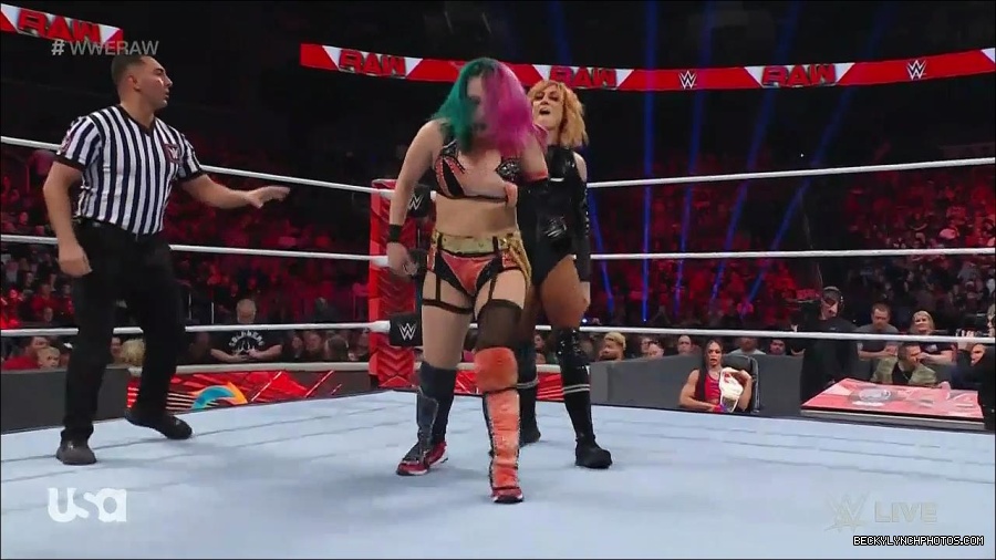 WWE_Monday_Night_Raw_2022_05_23_720p_HDTV_x264-NWCHD_mp4_007088989.jpg