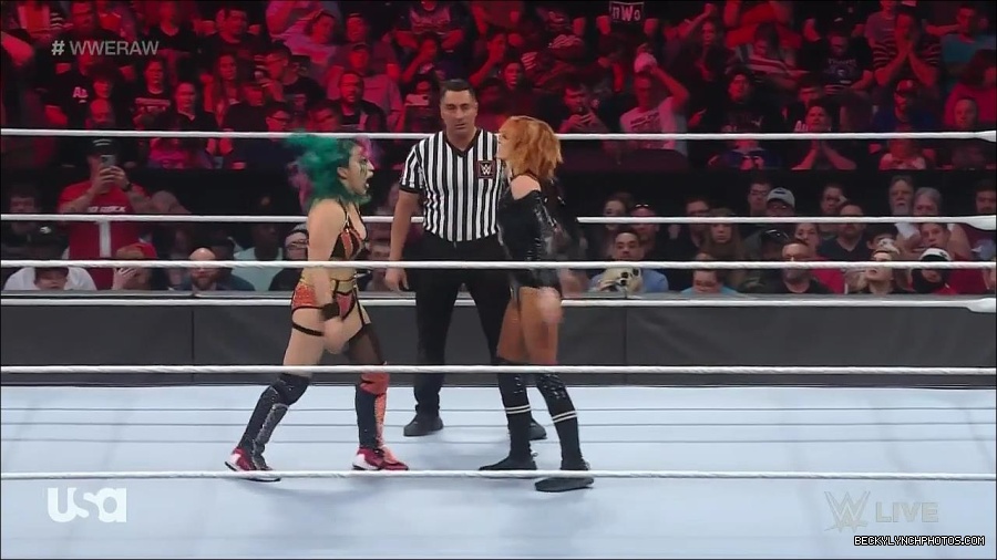 WWE_Monday_Night_Raw_2022_05_23_720p_HDTV_x264-NWCHD_mp4_007090590.jpg