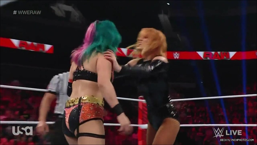 WWE_Monday_Night_Raw_2022_05_23_720p_HDTV_x264-NWCHD_mp4_007091391.jpg
