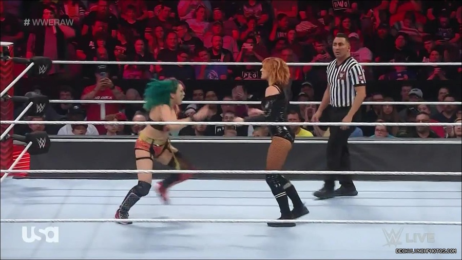 WWE_Monday_Night_Raw_2022_05_23_720p_HDTV_x264-NWCHD_mp4_007092192.jpg