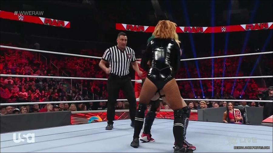 WWE_Monday_Night_Raw_2022_05_23_720p_HDTV_x264-NWCHD_mp4_007093794.jpg