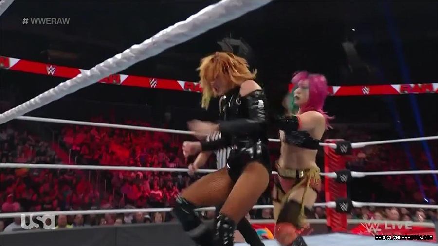 WWE_Monday_Night_Raw_2022_05_23_720p_HDTV_x264-NWCHD_mp4_007096196.jpg