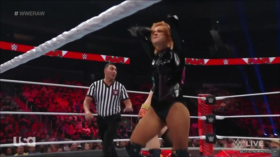 WWE_Monday_Night_Raw_2022_05_23_720p_HDTV_x264-NWCHD_mp4_007096997.jpg