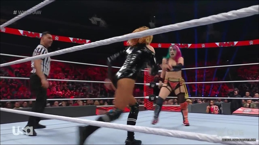 WWE_Monday_Night_Raw_2022_05_23_720p_HDTV_x264-NWCHD_mp4_007099800.jpg