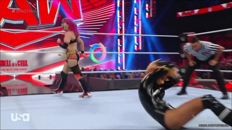WWE_Monday_Night_Raw_2022_05_23_720p_HDTV_x264-NWCHD_mp4_007104204.jpg