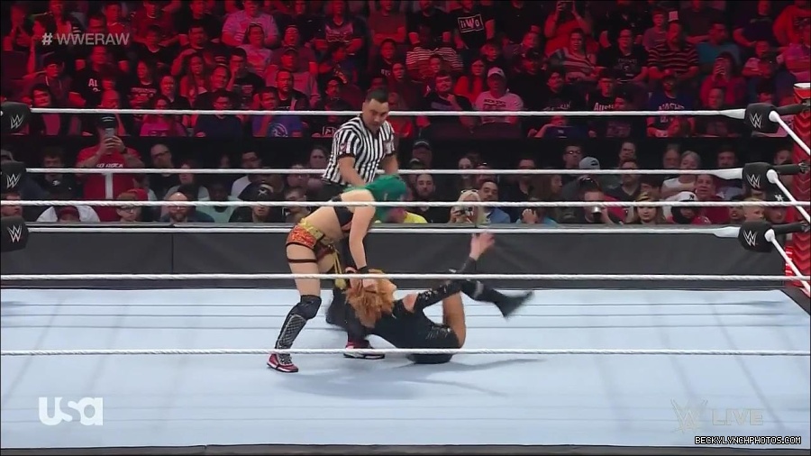 WWE_Monday_Night_Raw_2022_05_23_720p_HDTV_x264-NWCHD_mp4_007110610.jpg