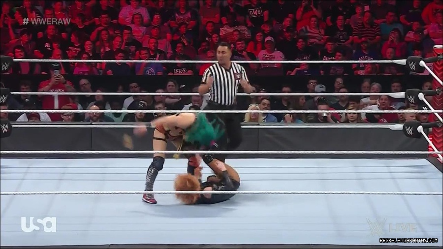 WWE_Monday_Night_Raw_2022_05_23_720p_HDTV_x264-NWCHD_mp4_007111011.jpg