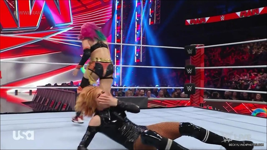 WWE_Monday_Night_Raw_2022_05_23_720p_HDTV_x264-NWCHD_mp4_007111812.jpg
