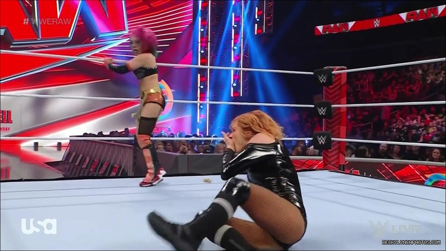 WWE_Monday_Night_Raw_2022_05_23_720p_HDTV_x264-NWCHD_mp4_007112612.jpg