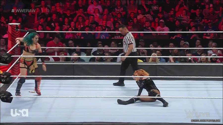 WWE_Monday_Night_Raw_2022_05_23_720p_HDTV_x264-NWCHD_mp4_007113013.jpg