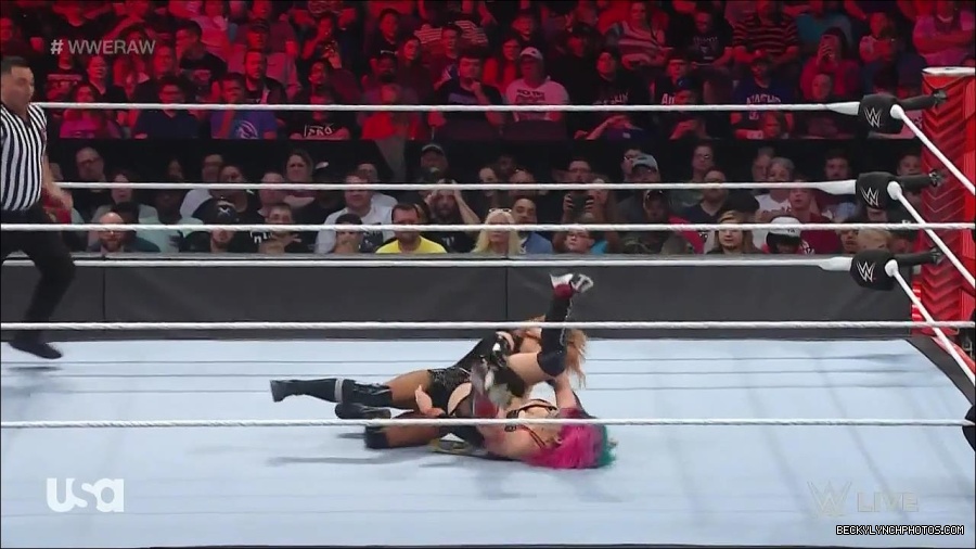 WWE_Monday_Night_Raw_2022_05_23_720p_HDTV_x264-NWCHD_mp4_007115415.jpg