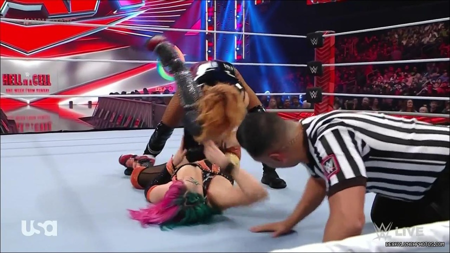 WWE_Monday_Night_Raw_2022_05_23_720p_HDTV_x264-NWCHD_mp4_007118218.jpg