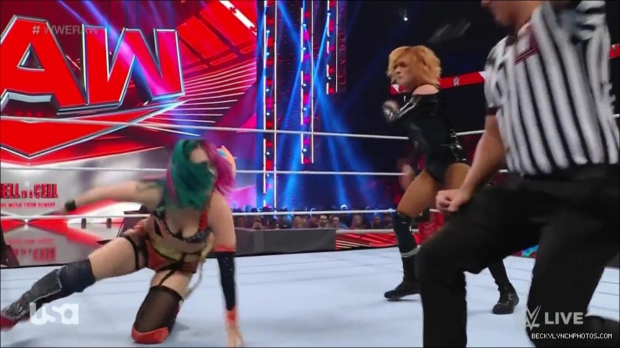WWE_Monday_Night_Raw_2022_05_23_720p_HDTV_x264-NWCHD_mp4_007120620.jpg