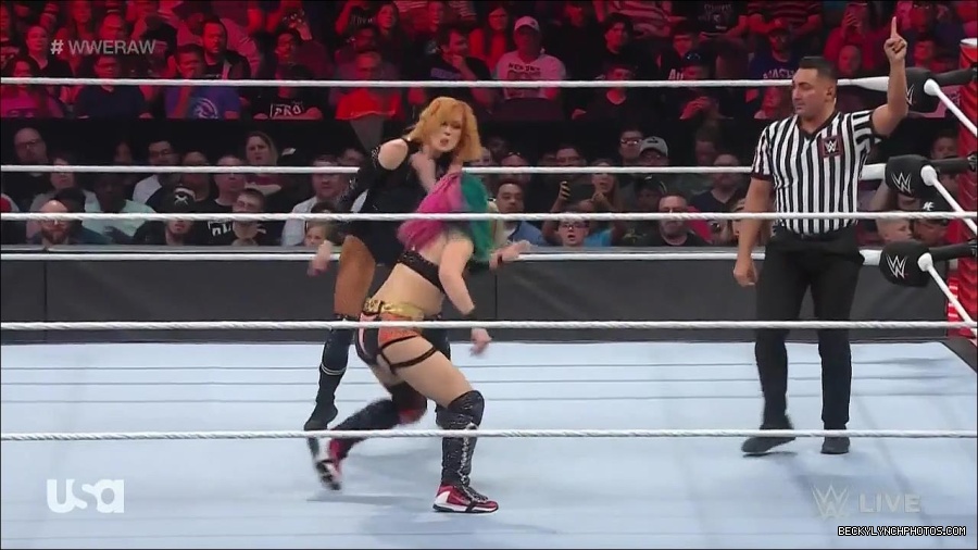 WWE_Monday_Night_Raw_2022_05_23_720p_HDTV_x264-NWCHD_mp4_007121021.jpg