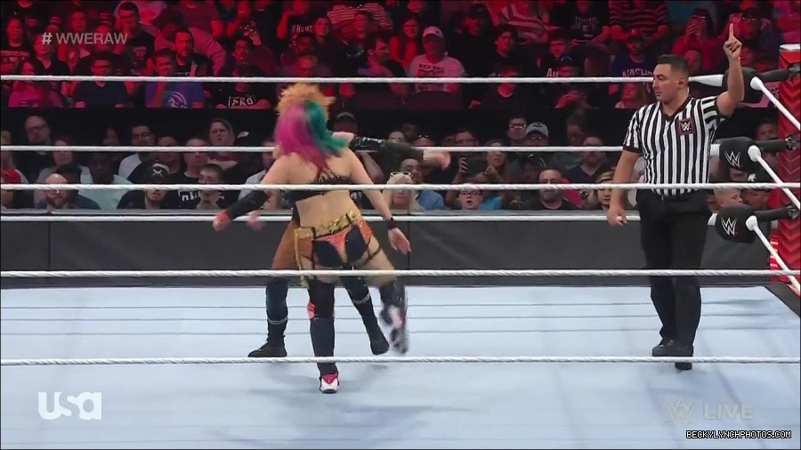 WWE_Monday_Night_Raw_2022_05_23_720p_HDTV_x264-NWCHD_mp4_007121421.jpg